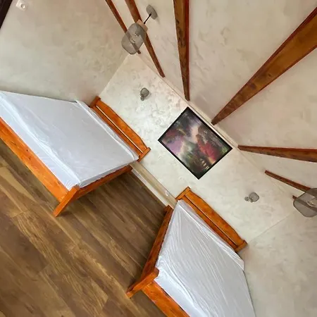 Casa Yachi Vama Veche