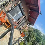 Casa Yachi Vama Veche