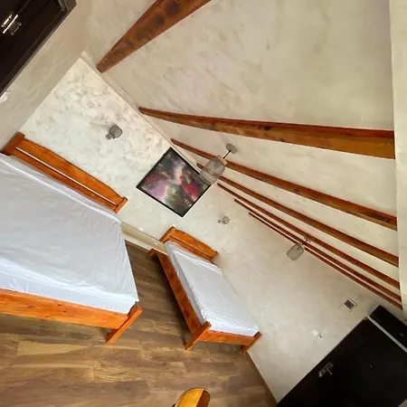 Casa Yachi Vama Veche