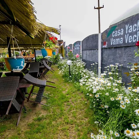 Casa Yachi Vama Veche