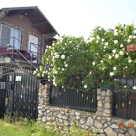 Casa Yachi 3*